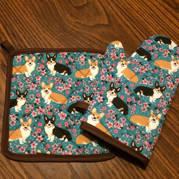 Floral corgi insulated / quilted oven mitt and pot holder set