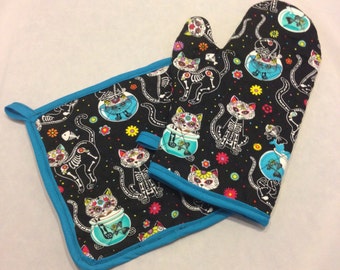 Black sugar skull cat insulated/quilted pot holder and oven mitt set/ individual