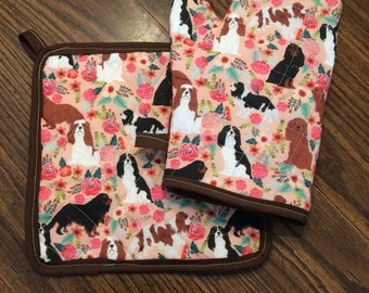 Cavalier king charles spaniel insulated/quilted pot holder and oven mitt set/individual