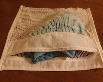 White bleaching zippered mesh laundry/lingerie/delicate bag