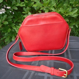 Vintage Coach Cooper Zip bag 9922 in Red Free US Shipping