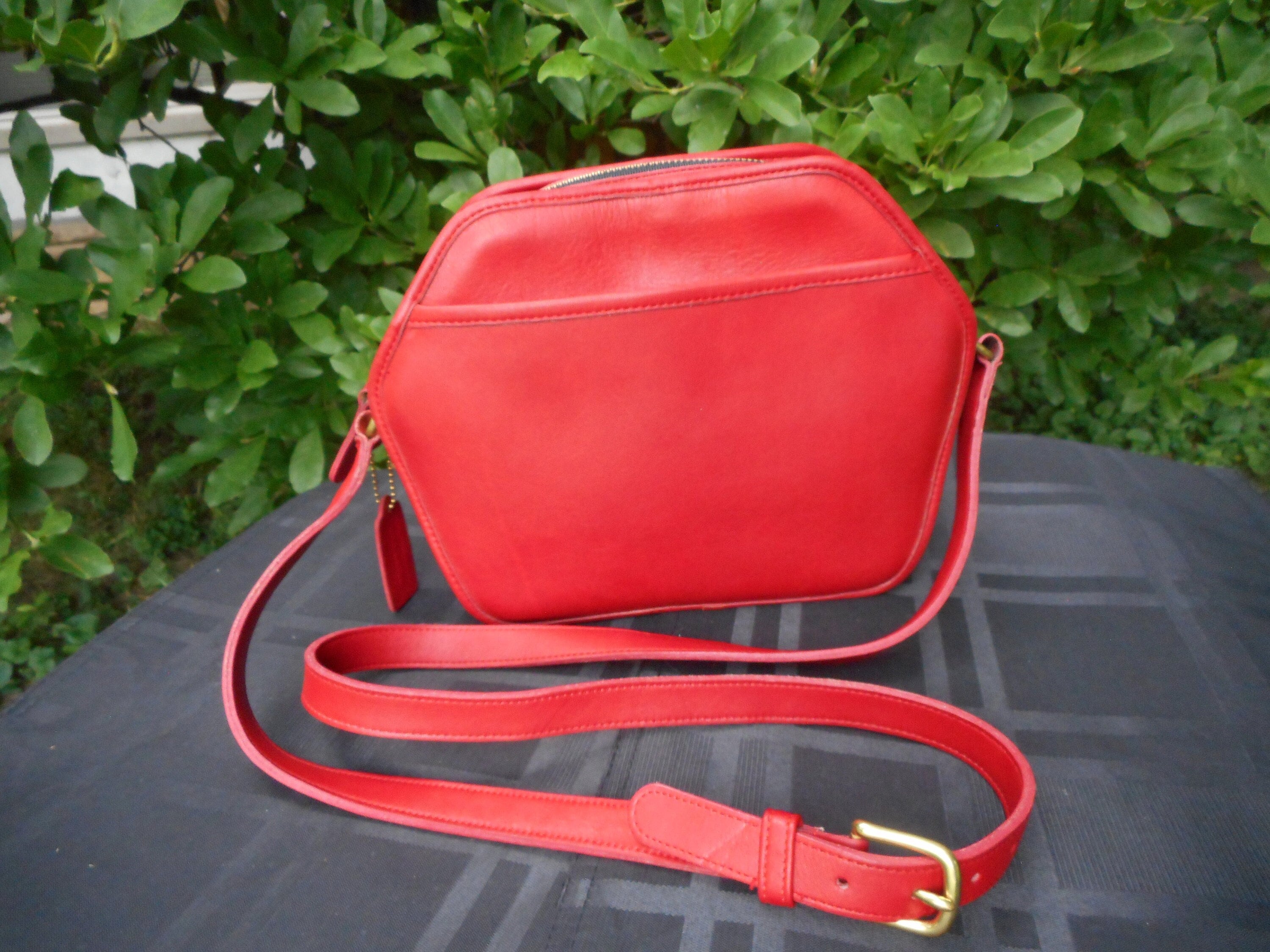 Vintage Coach Cooper Zip Bag 9922 in Red Free US Shipping - Etsy Vintage Coach Cooper Zip Bag 9922 in Red Free US Shipping - Etsy
