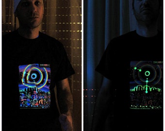 Eclipse Over Stonehenge UV Black Light Fluorescent & Glow In The Dark Fosforescerende Psychedelische Psy Goa Trance Art Club Heren T-shirt
