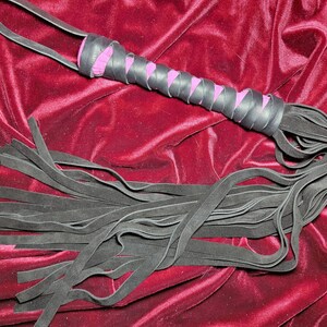 18&quot; Falls, Custom Hand-made Genuine Leather Flogger with 22-18in Falls