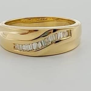 Vintage 14K Yellow Gold Diamond Baguette&#39;s Ring