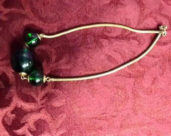 Green glass vintage necklace