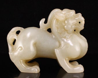 N621 Vintage Chinese Hetian Jade Fortune Unicorn Pendant
