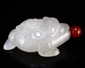 N04499 Chinese Natural Agate Fortune Toad Snuff Bottle