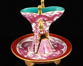 N7702 Beautiful Chinese Gilt Gold Famille Rose Porcelain 3 Legs Wine Cup w Qianlong Mark