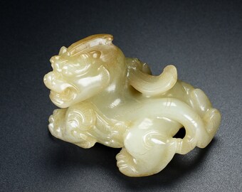 N1775 Vintage Chinese Hetian Jade Carved Beast Statue