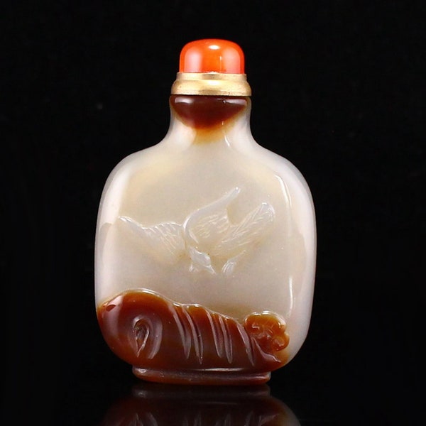 F0496 Old Chinese Agate Low Releif Bird Snuff Bottle