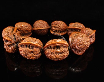 N1372 Vintage Chinese Walnut Carved Fortune Toad Bracelet