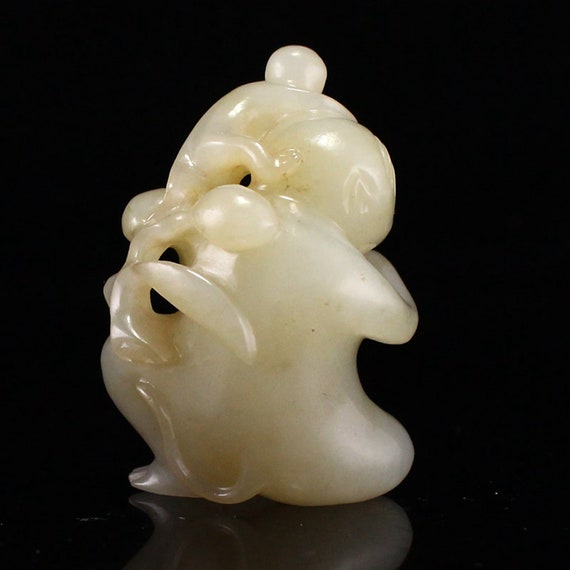 E8927 Old Chinese Hetian Jade Carved Monkey Penda… - image 7