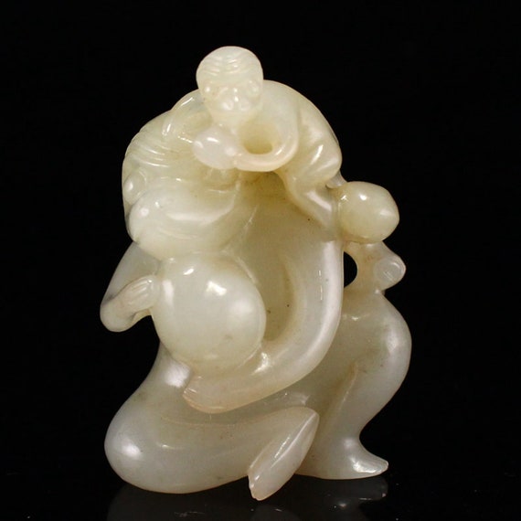 E8927 Old Chinese Hetian Jade Carved Monkey Penda… - image 1