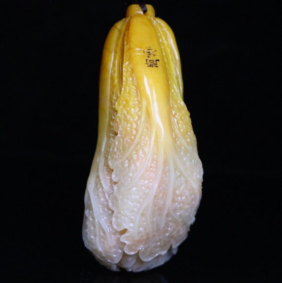 E8599 Chinese Shoushan Stone Carved Cabbage Pendan