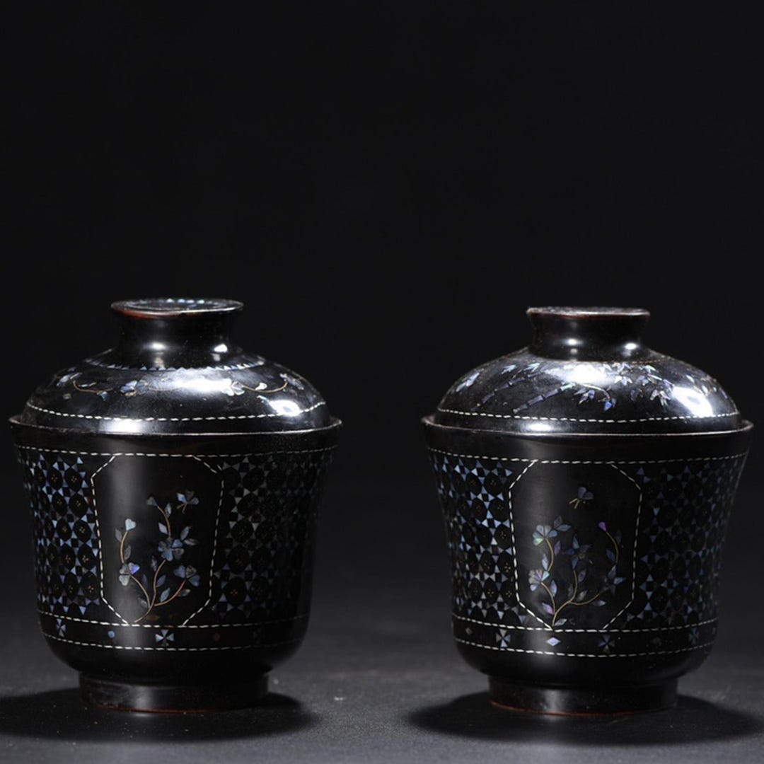 N8857 A Pair Vintage Chinese Lacquerware Inlay Shell Flower Design Tea ...