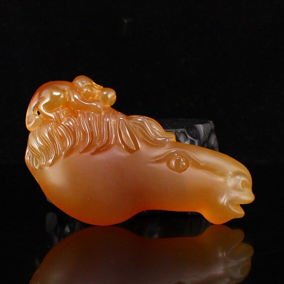 N08032 Vintage Chinese Agate Horse & Monkey Pendan