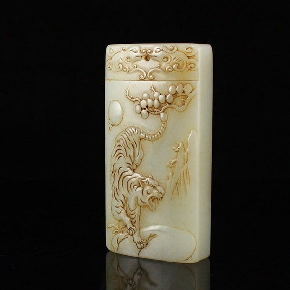 N09607 Vintage Chinese Hetian Jade Tiger Pendant
