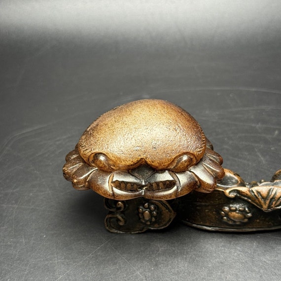 N2147 Vintage Chinese Hetian Jade Carved Crab Pend