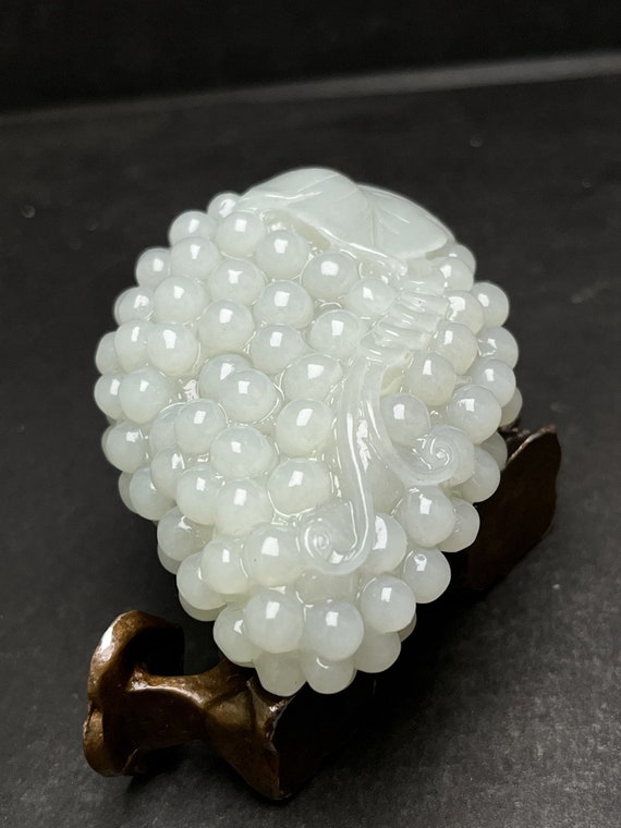 E6922 Chinese Natural Hetian Jade Carved Grape Pe… - image 6