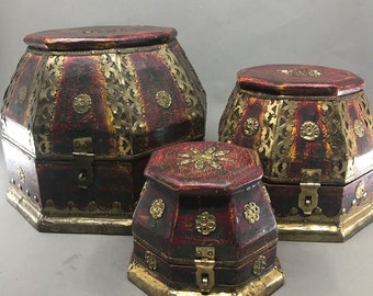 A6633 A Set Vintage Chinese Hardwood Lacquerware Boxes With Copper Flowers Embellished