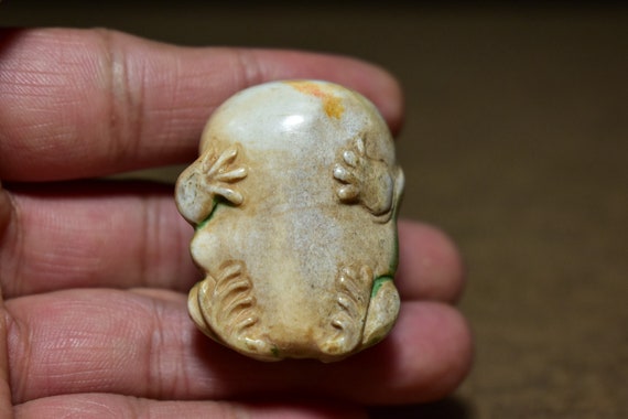 N0051 Old Chinese Ox Horn Carved Frog Pendant - image 6