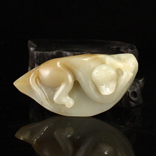 A5875 Chinese Natural Hetian buying Jade Monkey & Leaf Pendant