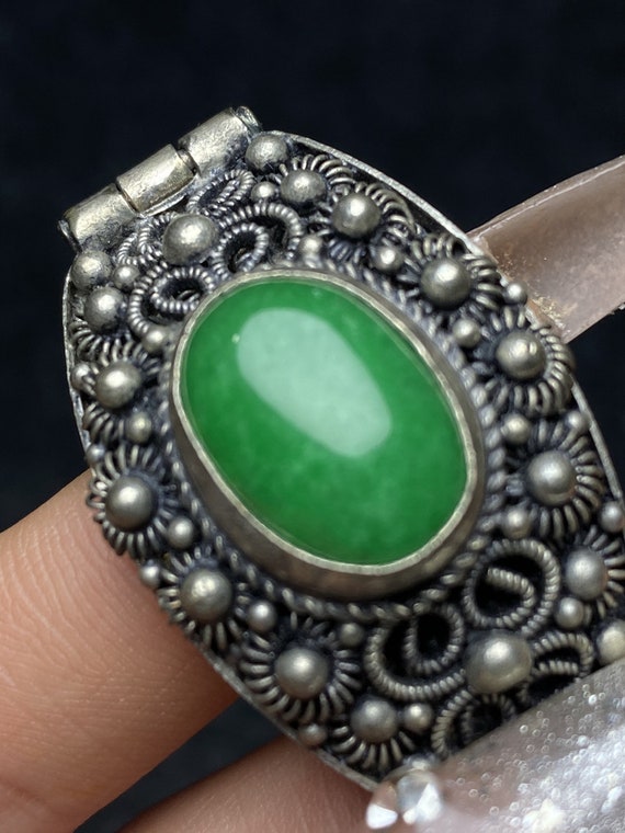 E7209 Old Chinese Silver Inlay Green Jade Bracelet - image 9