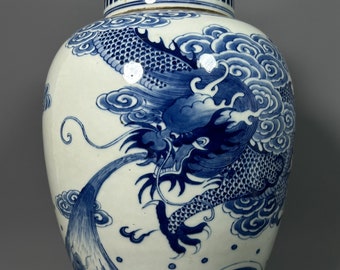 N1620 Chinesischer blau-weißer Porzellantopf mit Drachendesign