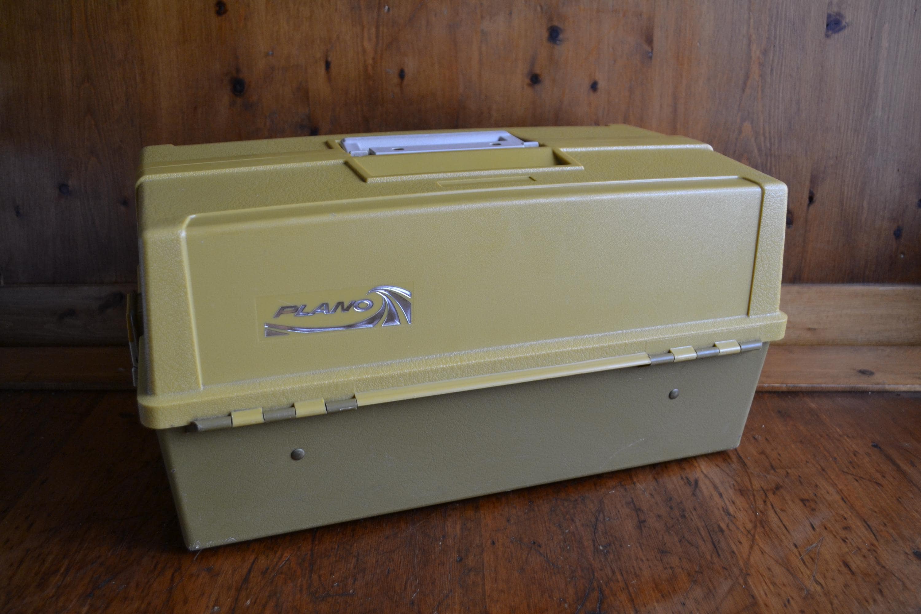 Vintage Plano 8106 Fishing Tackle Box 6-Tray Made in USA
