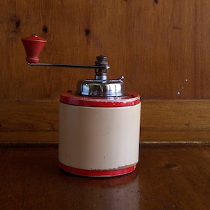 Vintage BG Handbuch Handkurbel Kaffeemühle Mühle Weiß / Rot Made in Italy
