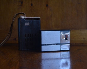 Vintage Ambassador "Eight" Radio à transistor portable alimentée par batterie avec couvercle/étui pour modèle A-880