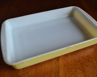 Vintage Pyrex Yellow Casseroie Baking Dish 2 Quart