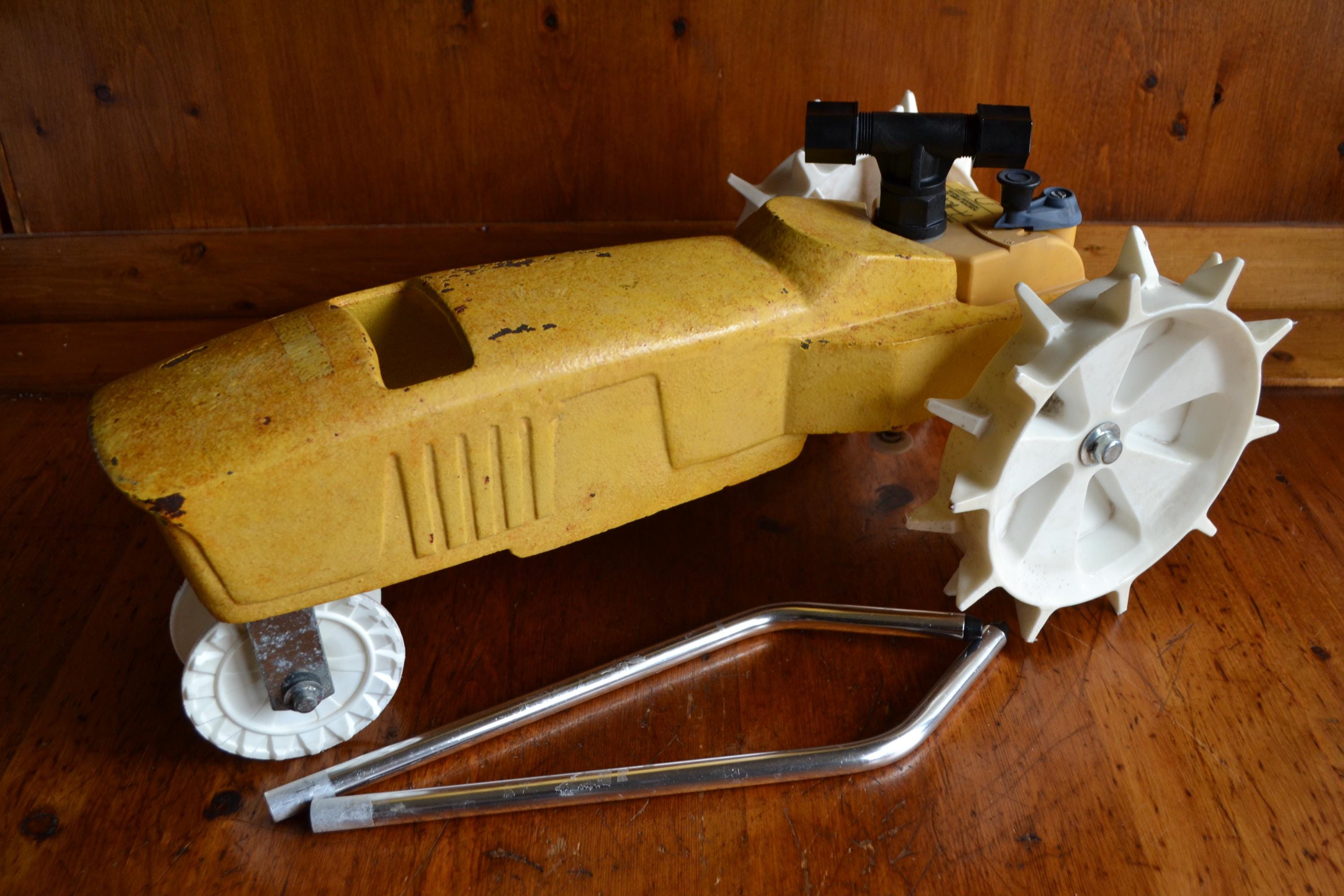 Vintage Nelson Cast Iron Rain Tractor Traveling Lawn Sprinkler Yellow Works Great