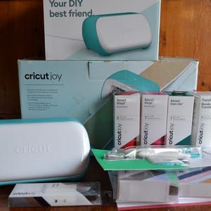 Cricut Joy Kompakte & Tragbare Schneidemaschine Bundle Wie Neu