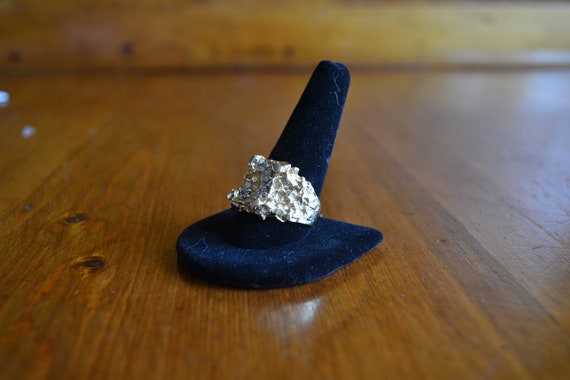 14K Solid Gold Nugget Ring with Diamonds - image 5