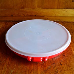 Tupperware okrągły pojemnik na ciasto i pizzę z pokrywką czerwony