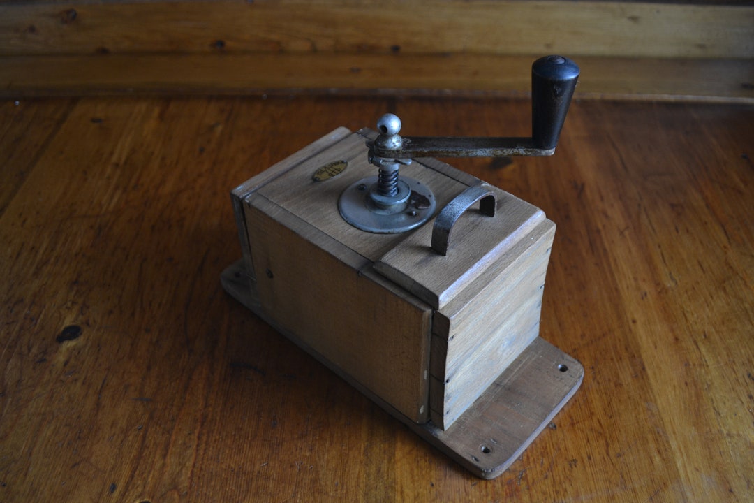 Vintage Tre Spade Wall Mount Coffee Grinder/mill Made in Italy Working