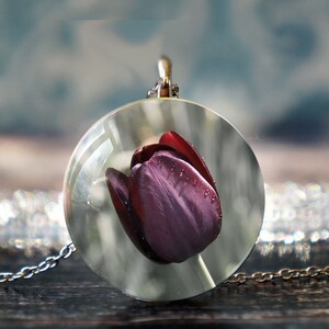 tulip pendant , flower pendant , tulip jewelry , purple tulips , floral jewelry , botanical jewelry , nature pendant , floral pendant