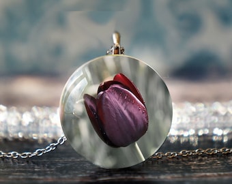 tulip pendant , flower pendant , tulip jewelry , purple tulips , floral jewelry , botanical jewelry , nature pendant , floral pendant