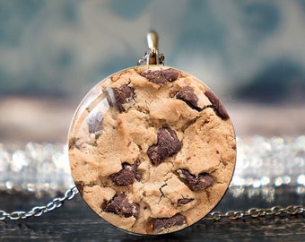 cookie jewelry , kawaii necklace , mini food jewelry , cookie pendant , chocolate chip