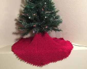 Christmas Tree Skirt - a loom knit pattern