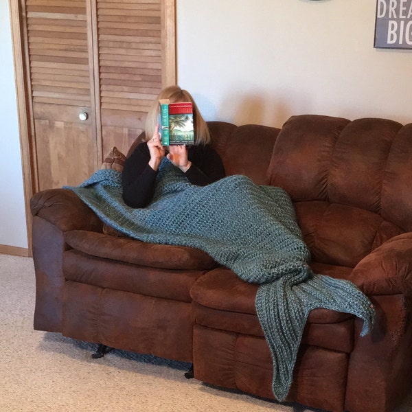 Mermaid Blanket -- a loom knit pattern