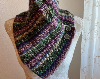 La Veta Buttoned Scarf -- a loom knit pattern