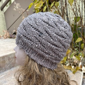 Switchback Beanie -- a loom knit pattern