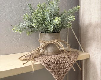 Laredo Dishcloth -- a loom knit pattern