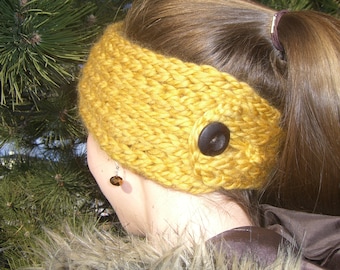 Buttoned Ear Warmer - a loom knit pattern