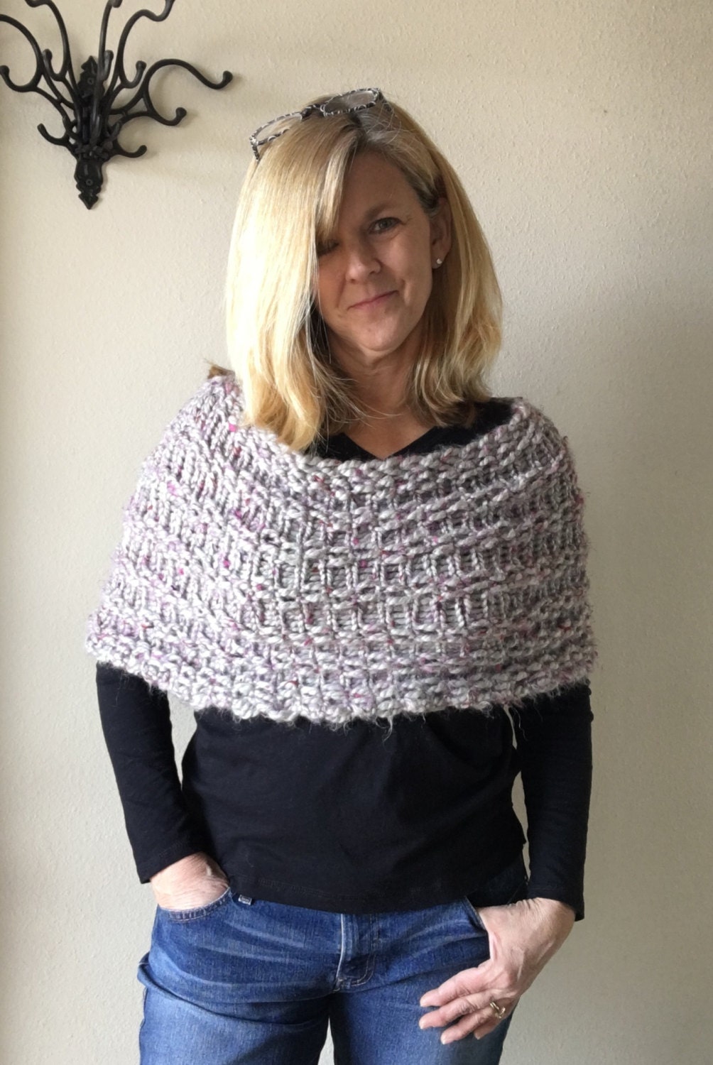 Simple Capelet a loom knit pattern