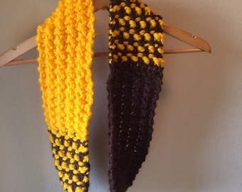 Color Block Cowl -- a loom knit pattern