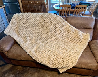 Quick Jumbo Throw -- a loom knit pattern